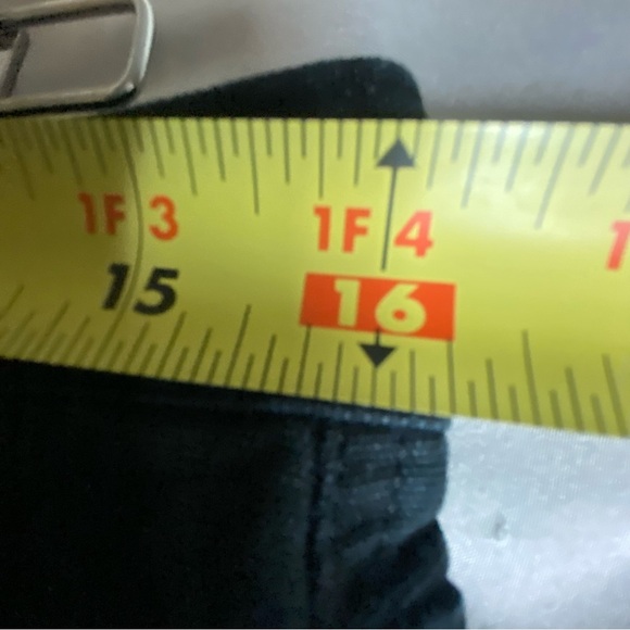 Eddie Bauer Black Shorts Hiking Outdoors Mens 32 Stretch 5 Pocket Comfort Fit - Picture 7 of 9